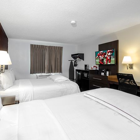 Red Roof Inn Plus+ & Suites Malone Bagian luar foto