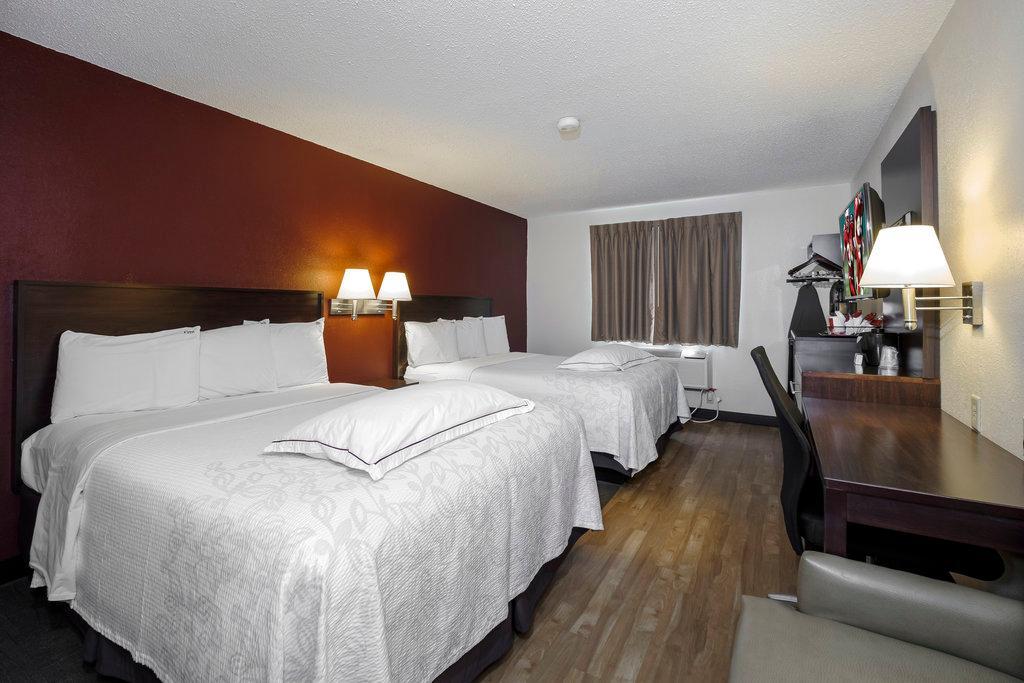 Red Roof Inn Plus+ & Suites Malone Bagian luar foto
