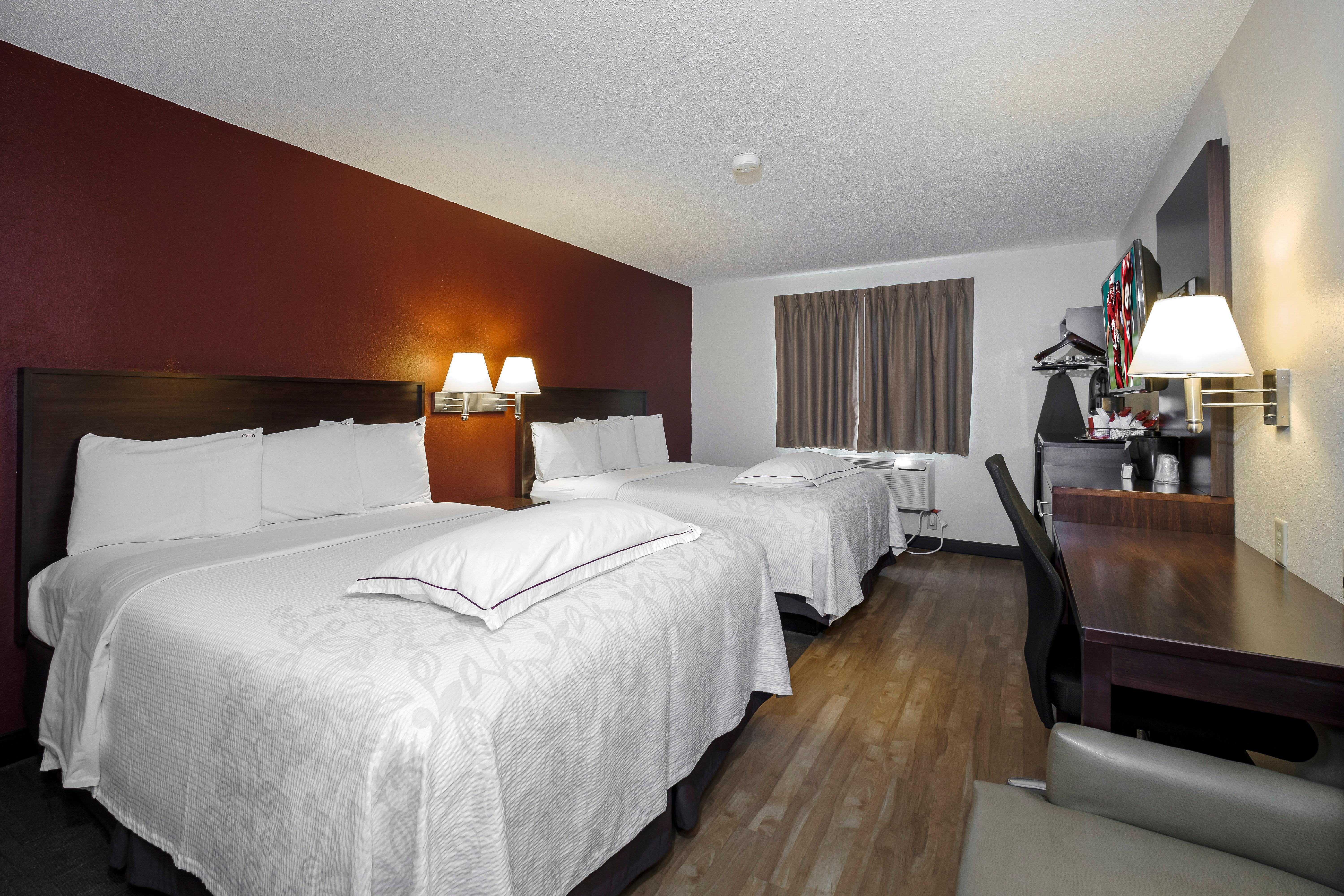 Red Roof Inn Plus+ & Suites Malone Bagian luar foto