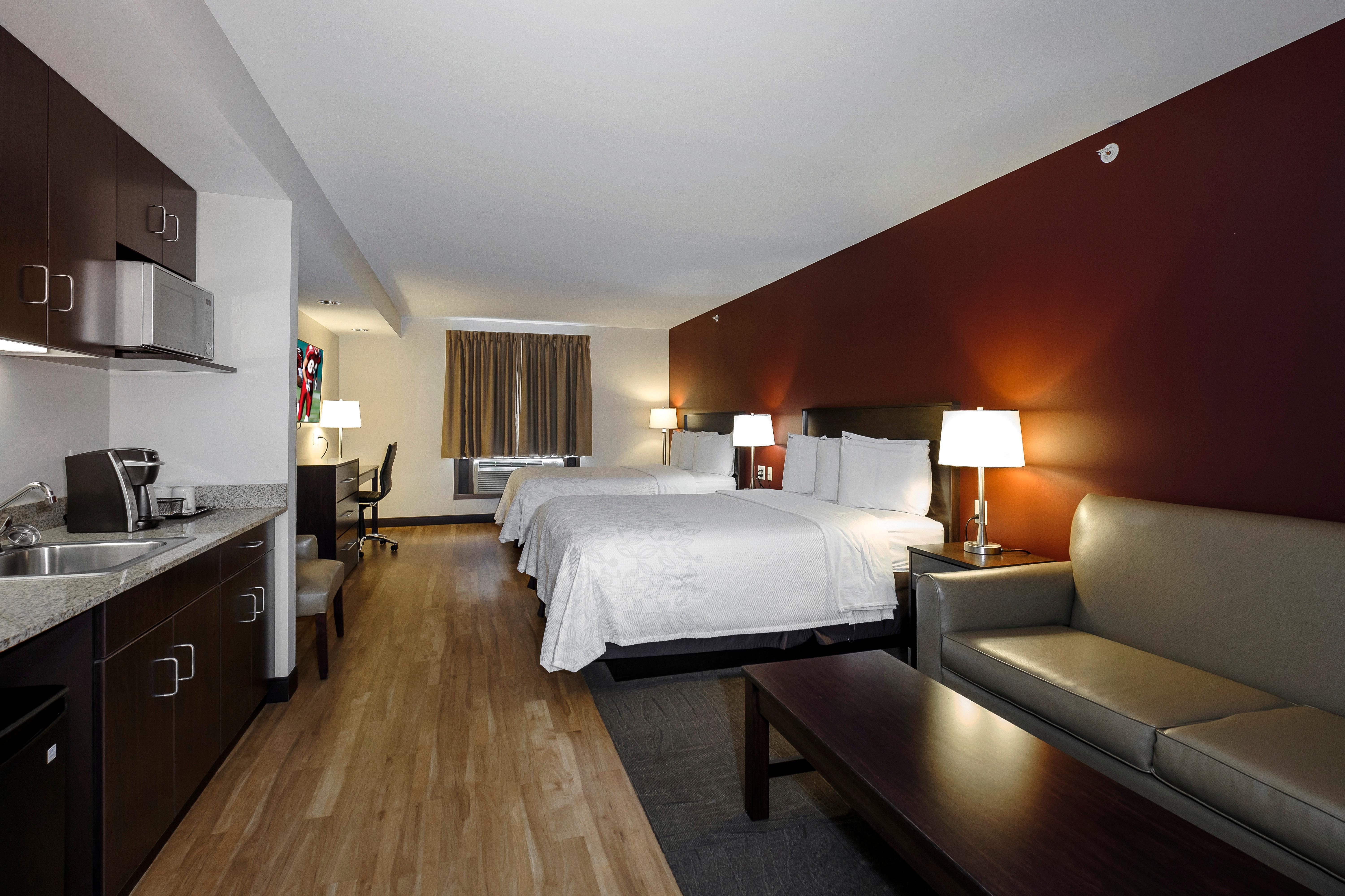 Red Roof Inn Plus+ & Suites Malone Bagian luar foto