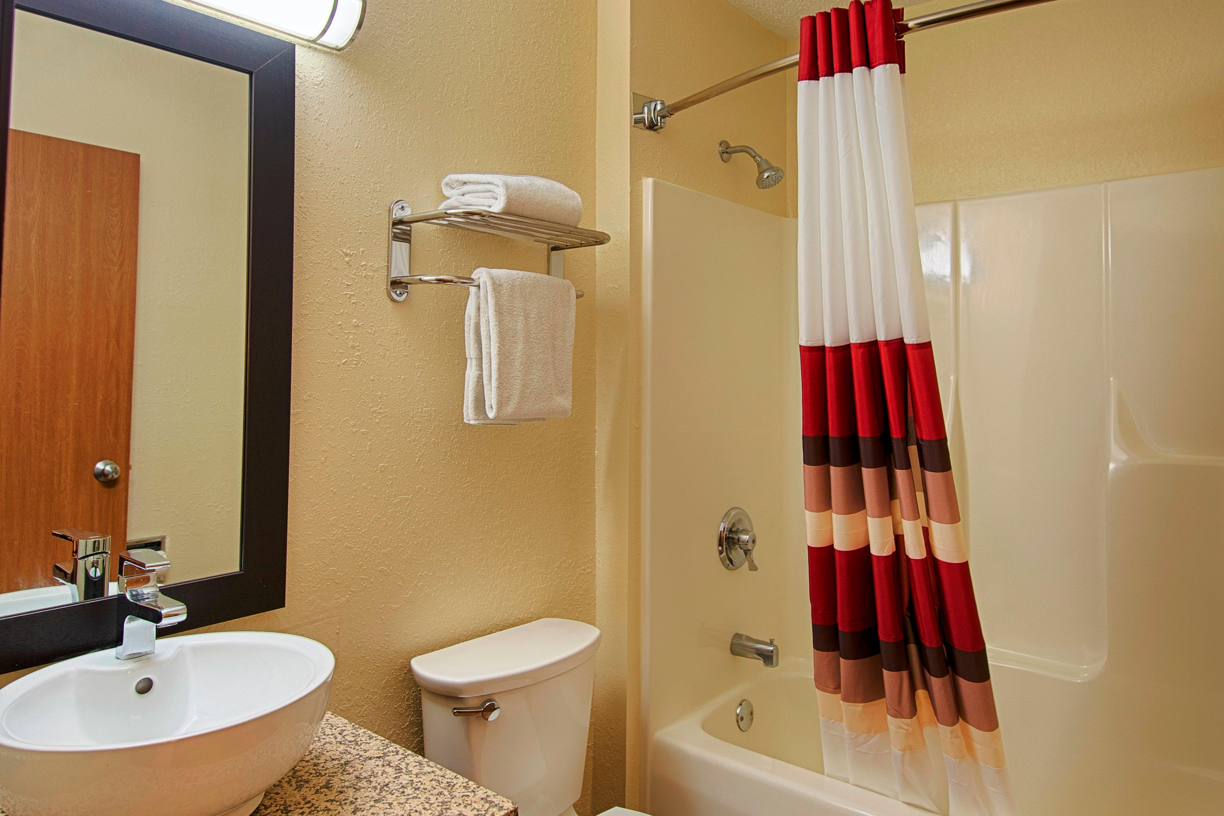 Red Roof Inn Plus+ & Suites Malone Bagian luar foto
