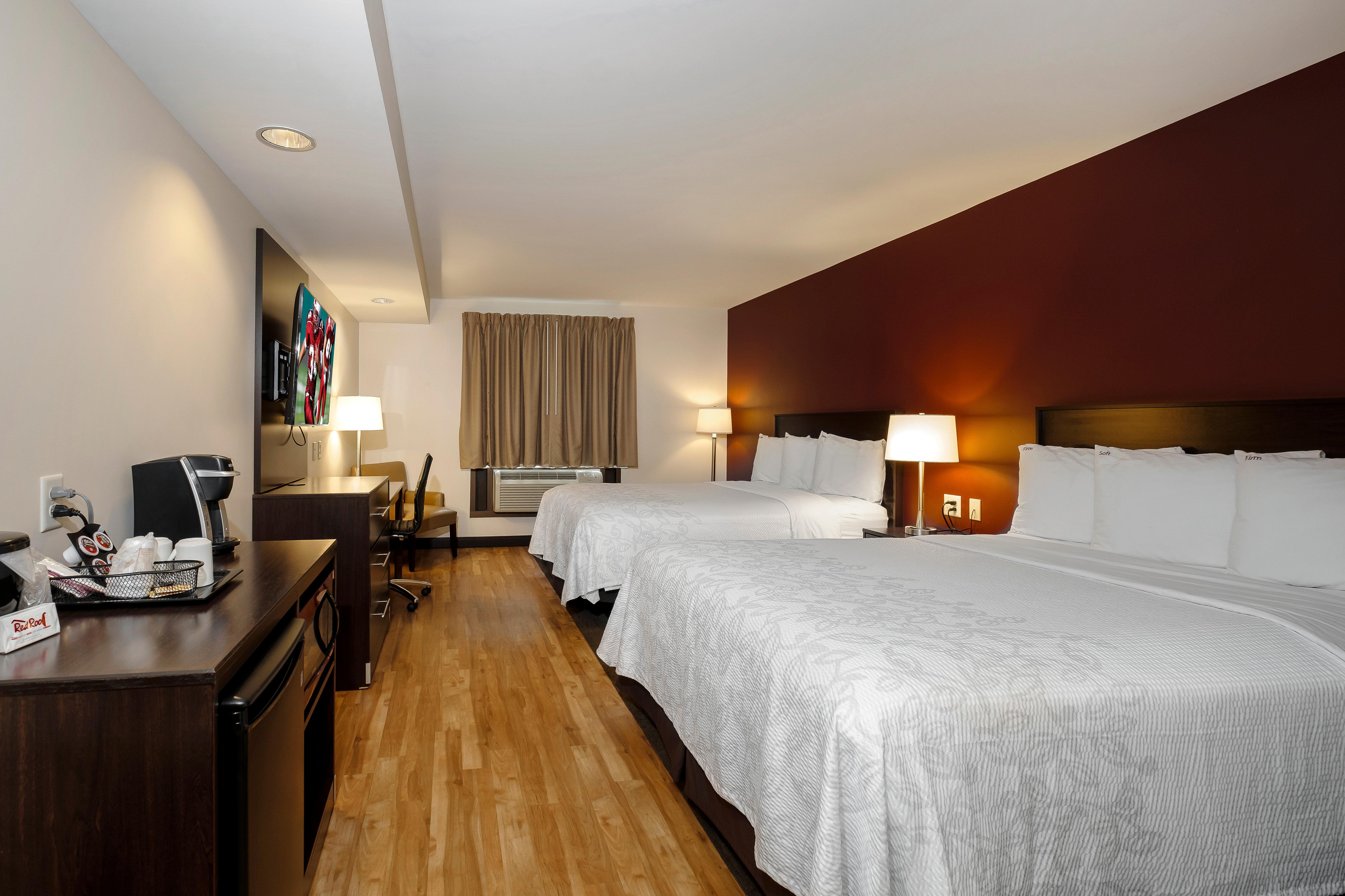 Red Roof Inn Plus+ & Suites Malone Bagian luar foto