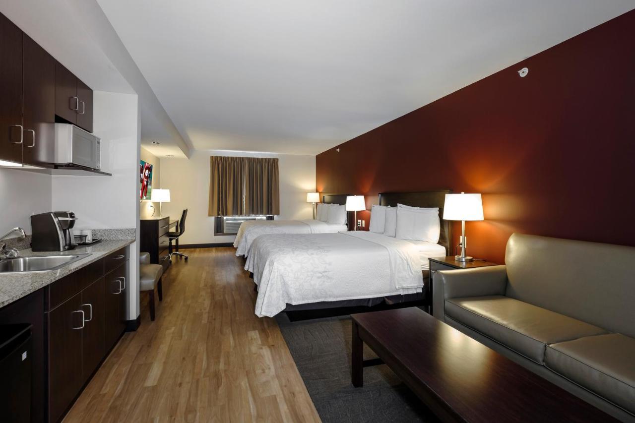Red Roof Inn Plus+ & Suites Malone Bagian luar foto
